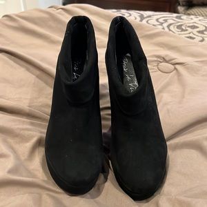 Pour La Victoire Suede Lace-Up Boots